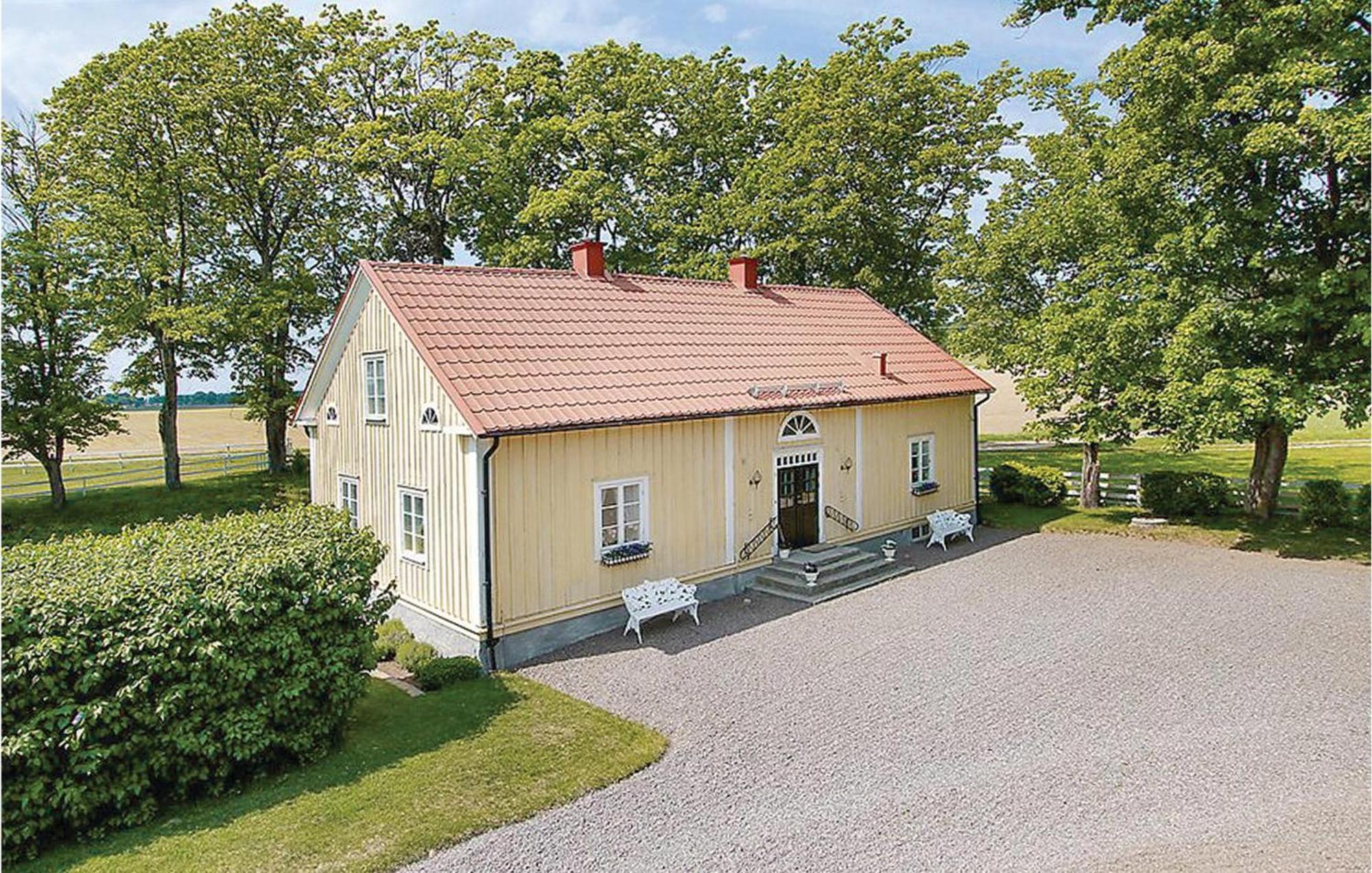 Lovely Home In Motala With Wifi Exterior foto